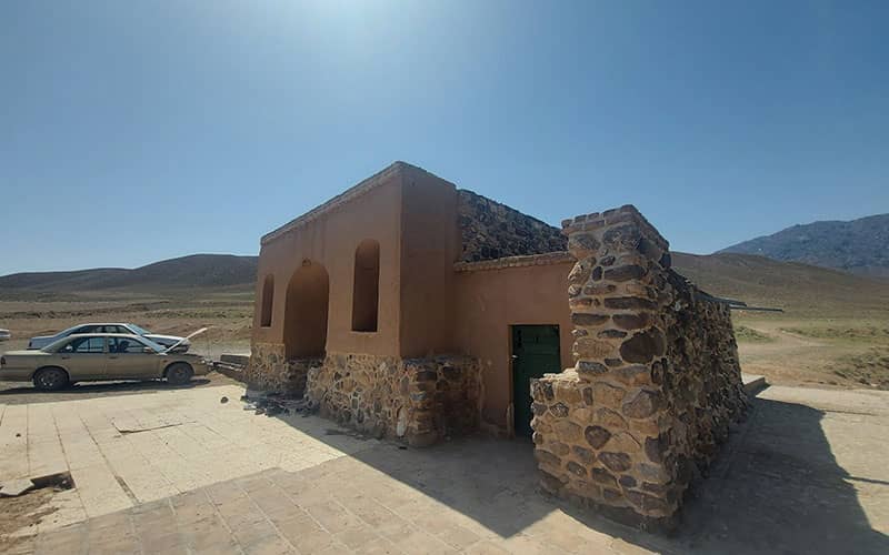 مسجدی تاریخی از آجر و سنگ