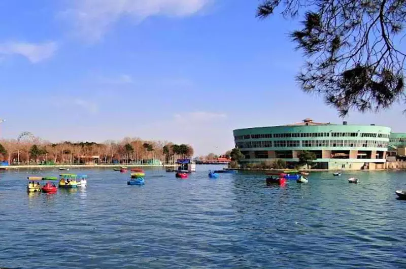 دریاچه پارک ارم