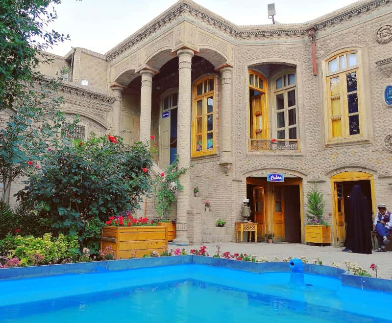 پنجره های خانه توکلی مشهد