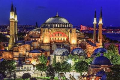 مقایسه سفر به استانبول با کیش
