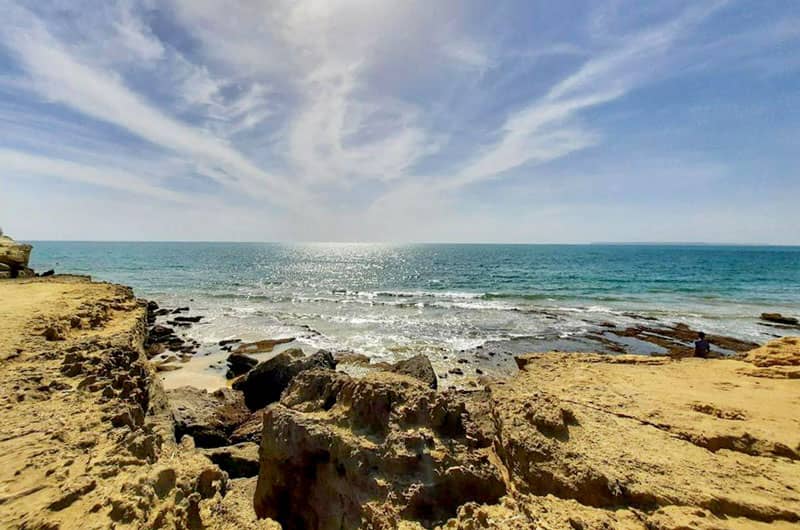 صخره‌های ساحل خلیج پزم