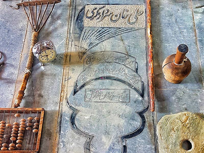 سنگ قبر سردار مکری
