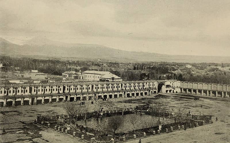 عکسی قدیمی از میدان توپخانه