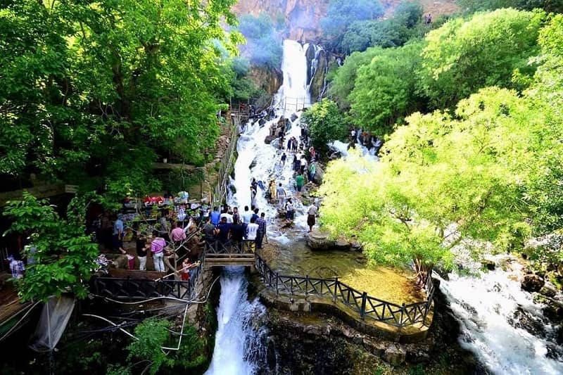 آبشار احمد آوا