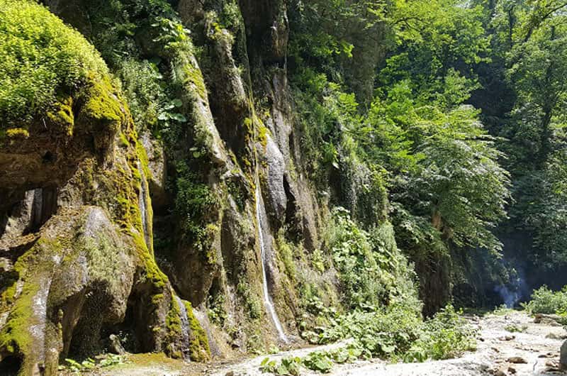 طبیعت آبشار باران کوه