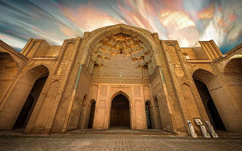 ایوان بلند مسجد جامع ورامین
