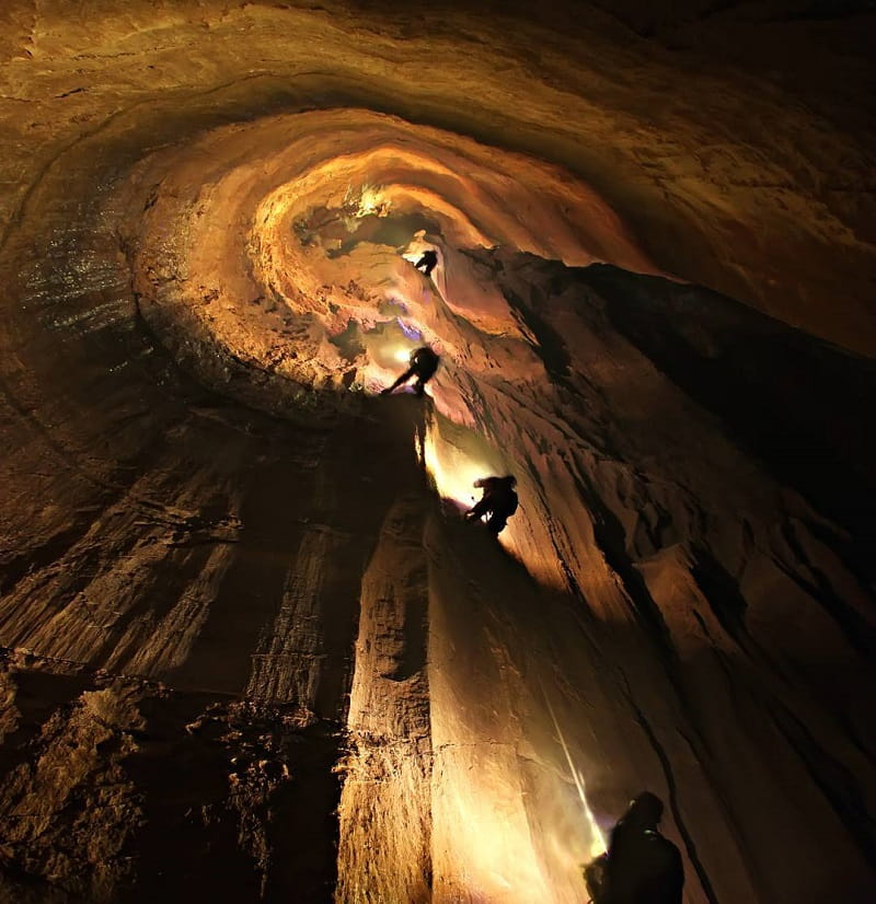 بزرگترین غار عمودی دنیا