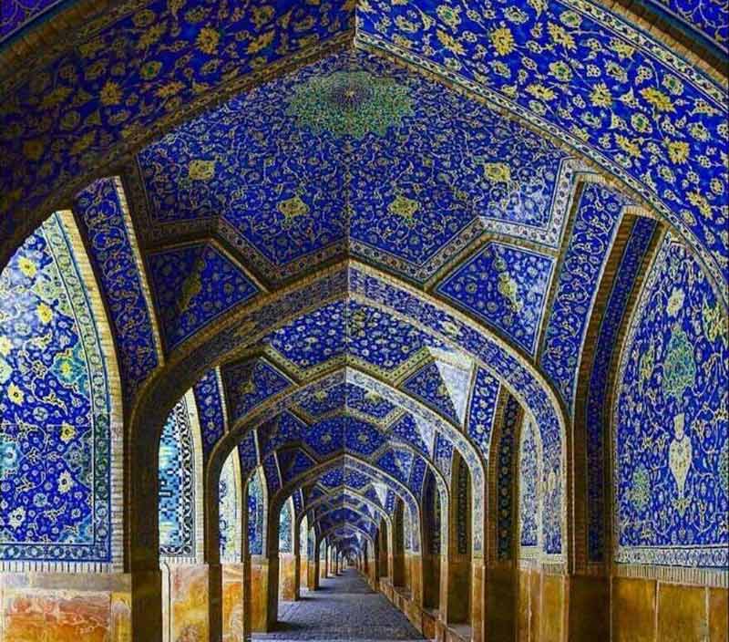 کاشی کاری های معرق مسجد امام اصفهان به رنگ آبی