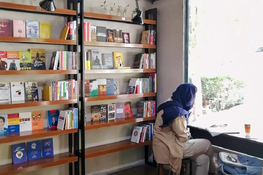کافه کتاب های تهران | آدرس + ساعت کار و عکس