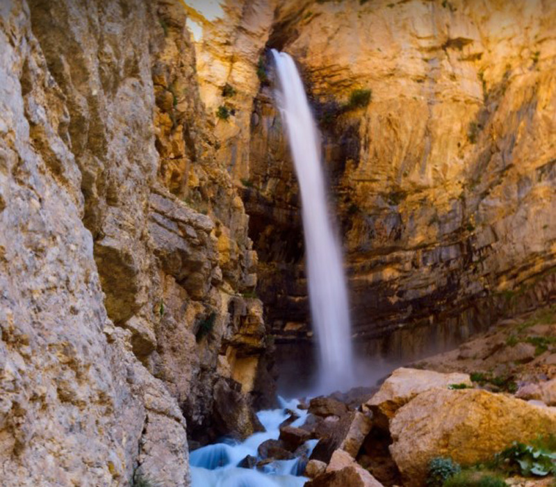 تصویر آبشار مرتفع خفر