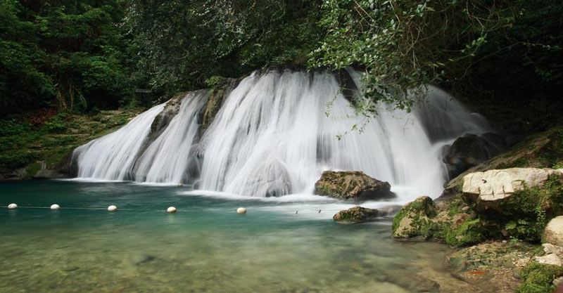 آبشار ریچ در جامائیکا
