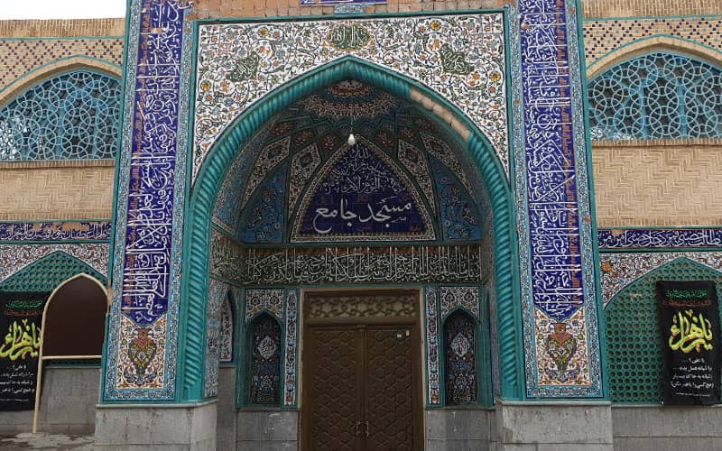 ورودی مسجد جامع مجهز به کاشیکاری