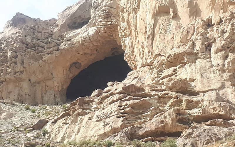 دهانه ورودی غار