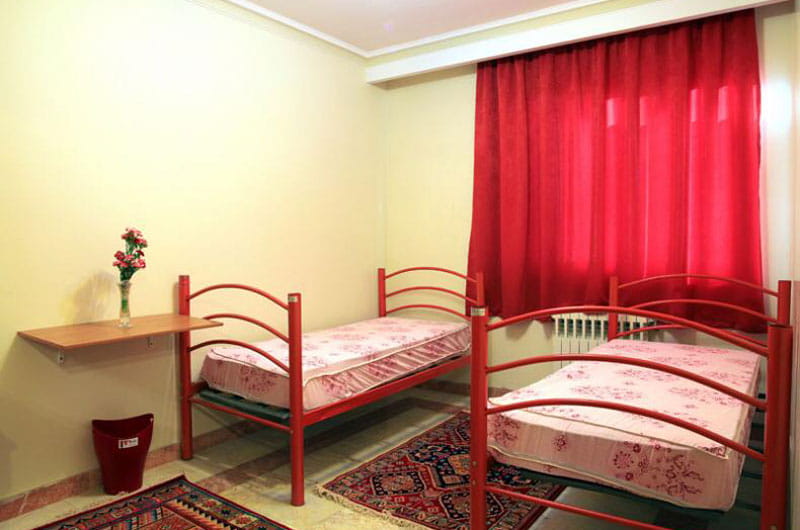 اتاق دو تخته پانسیون دخترانه به‌آفرین تهران