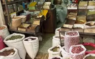 عطاری در بازار کاشان