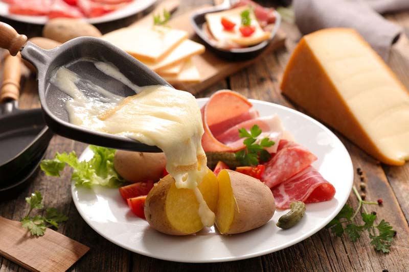 پنیرهای گوناگون در سوئیس