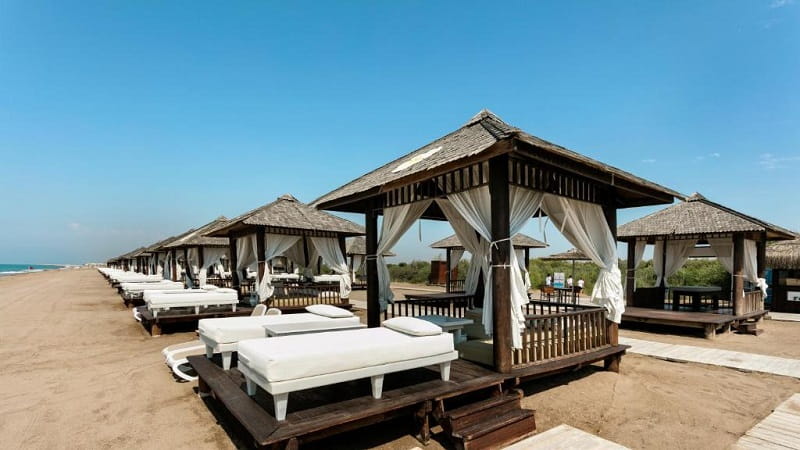 ساحل اختصاصی هتل تایتانیک گلف بلک