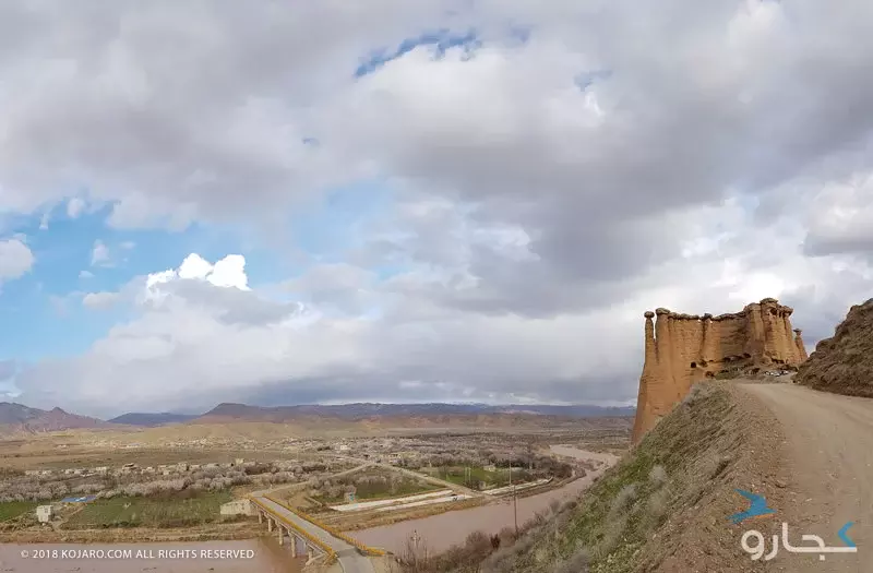 آسمان ابری و قلعه بهستان