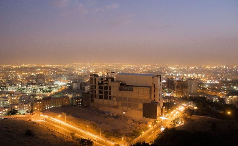 بام محک تهران در شب
