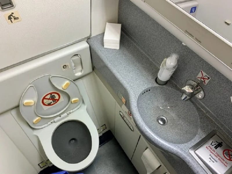 سرویس بهداشتی هواپیما