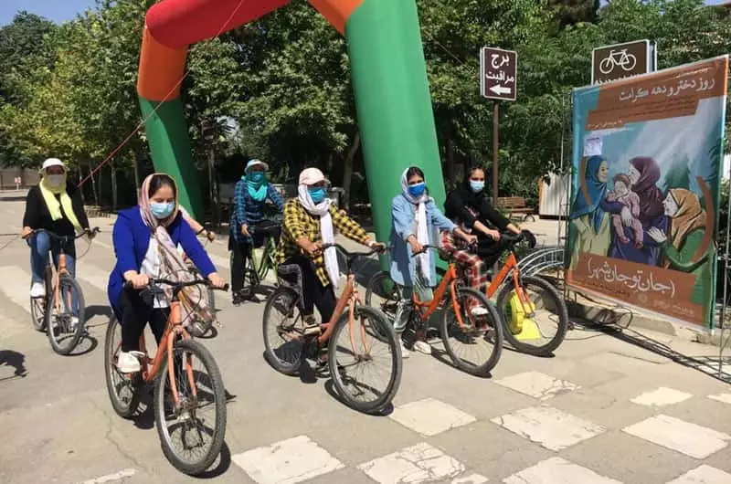 دوچرخه‌سواری در پارک بانوان شهربانو