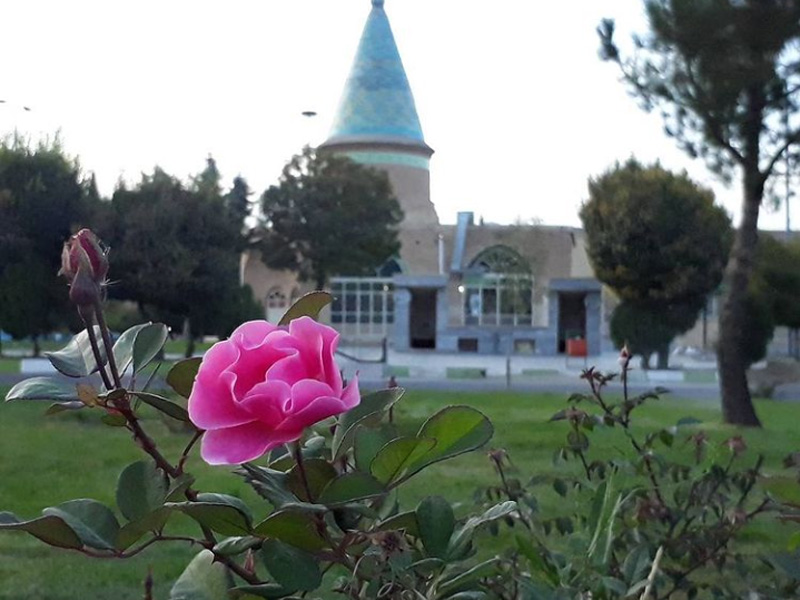 باغچه‌های آرامگاه امامزاده زیدالکبیر