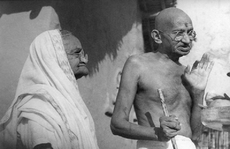 مهاتما گاندی و همسرش