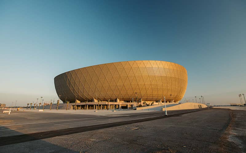 استادیوم بزرگی به شکل کلاه عربی