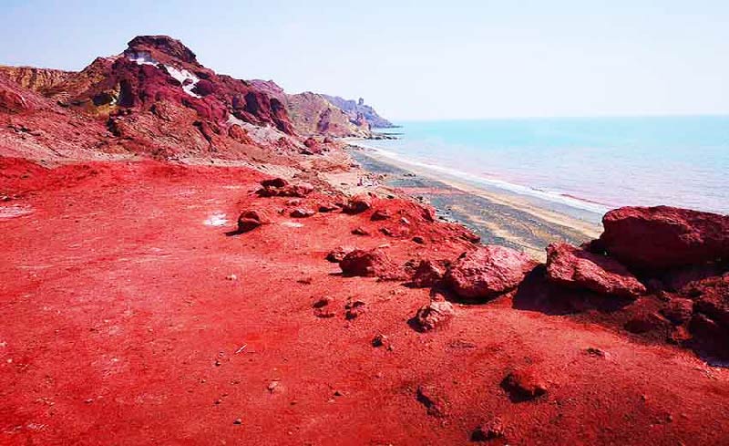 Hürmüz ve Hemgan adalarının kızıl toprağı