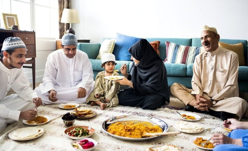 خانواده عرب بر سر سفره غذا