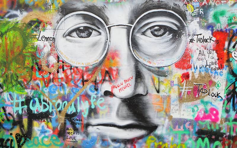 نقاشی های دیواری با تصویری از جان لنون 