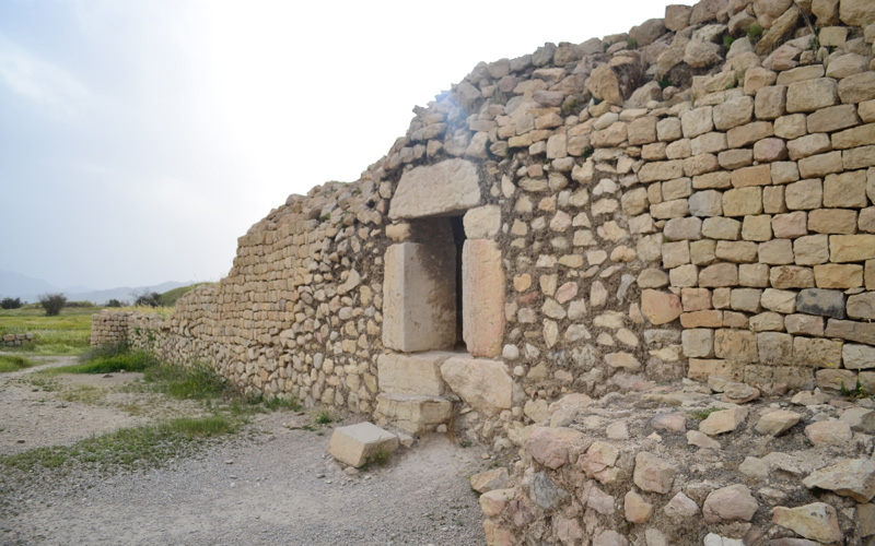 ورودی تالاری در شهر باستانی بیشاپور
