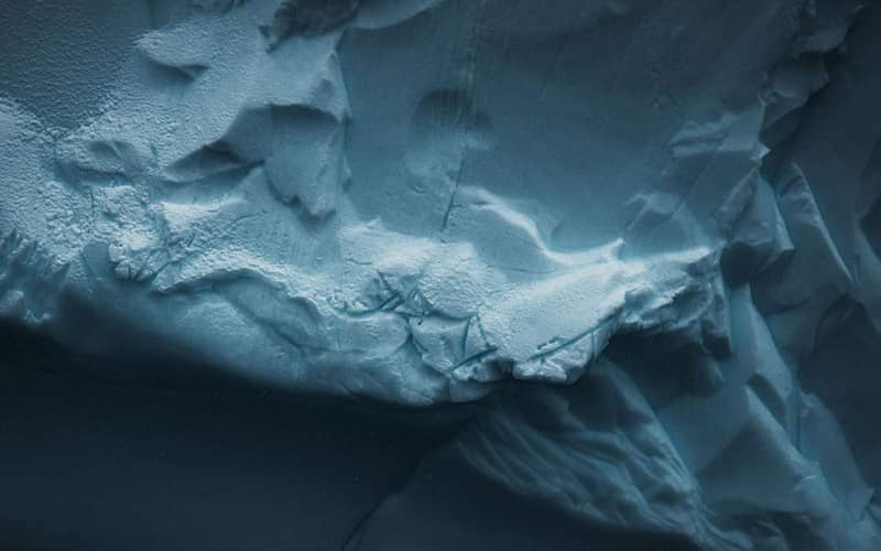 سطح ناهموار کوهی یخی