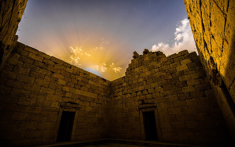 غروب خورشید در شهر باستانی بیشاپور
