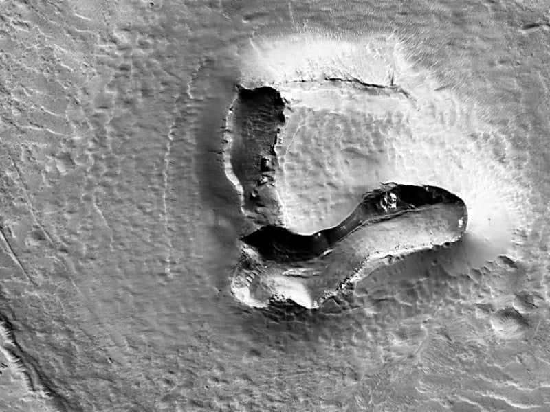 تصویری سیاه و سفید از صخره ای روی مریخ
