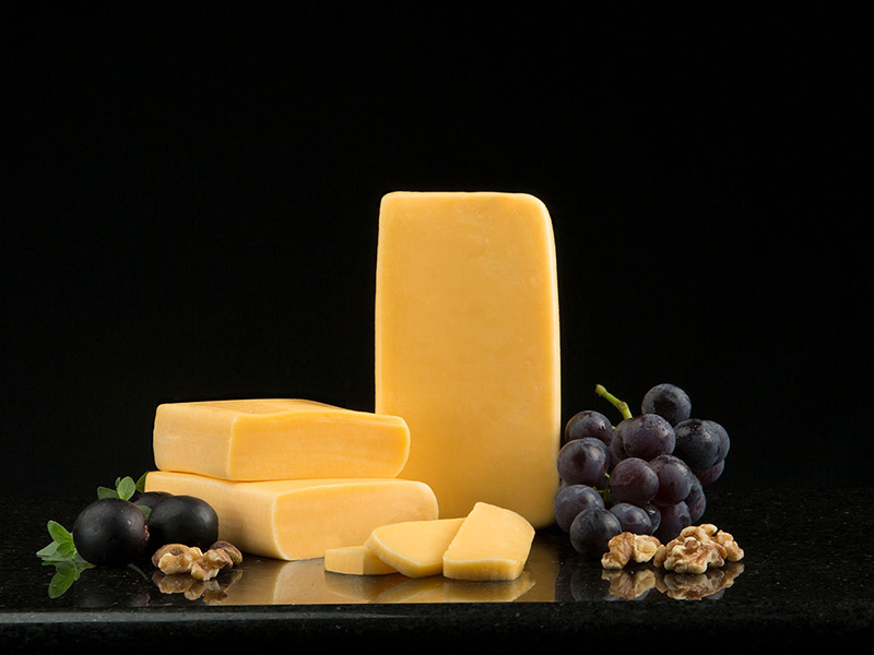 پنیر بوترکیزه و انگور 