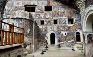 نقاشی های دیواری در صومعه سوملا