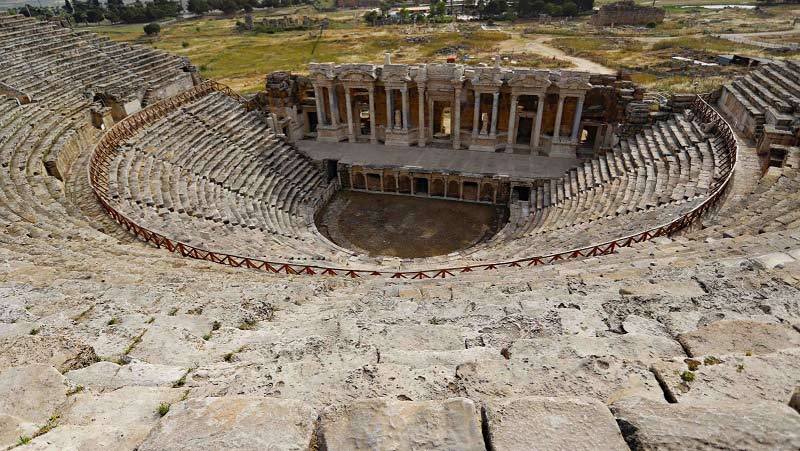 تئاتر باستانی هیراپولیس در دنیزلی