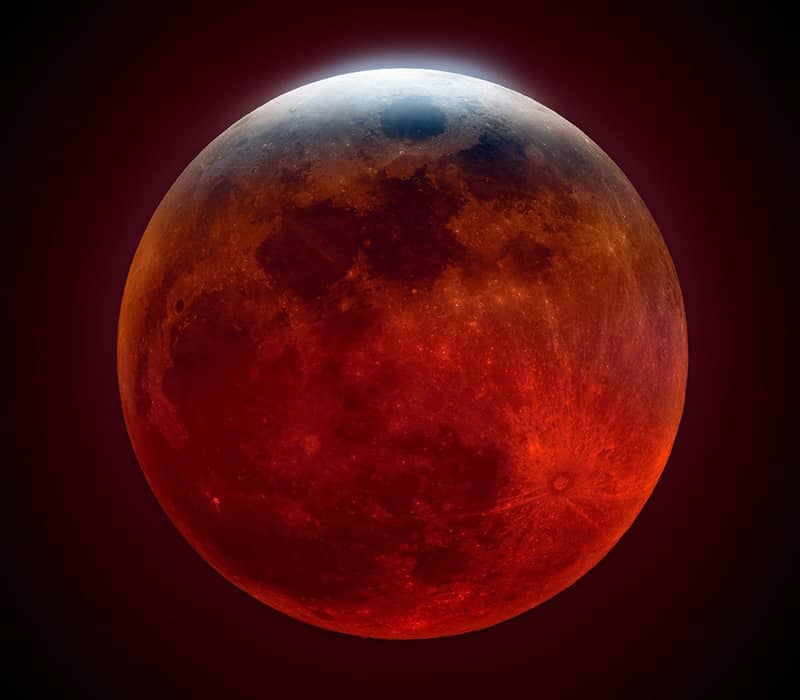 تصویر یک سیاره به رنگ قرمز
