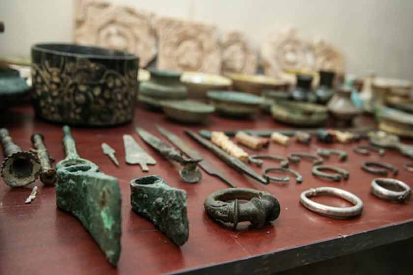 کشف اشیای تاریخی هزاره دوم قبل از میلاد در سنندج