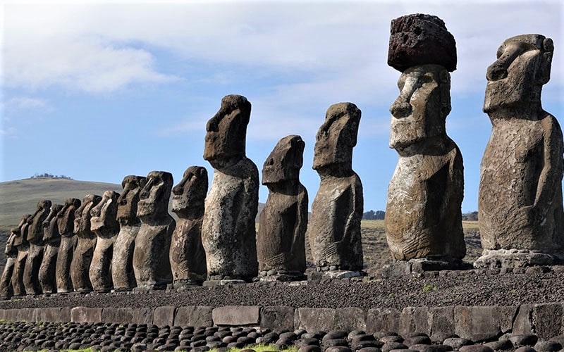 مجسمه های موآی در جزیره ایستر، منبع عکس: globaltimes.cn، عکاس: ناشناس