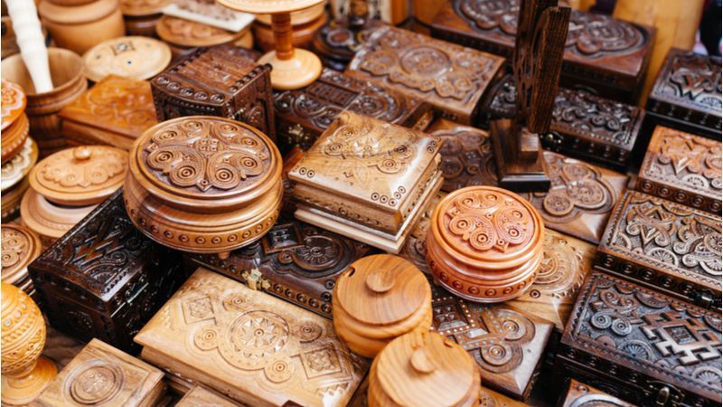 جعبه‌های چوبی زینتی یکی از صنایع دستی قطر؛ منبع عکس: regencyholidays.com؛ عکاس: نامشخص