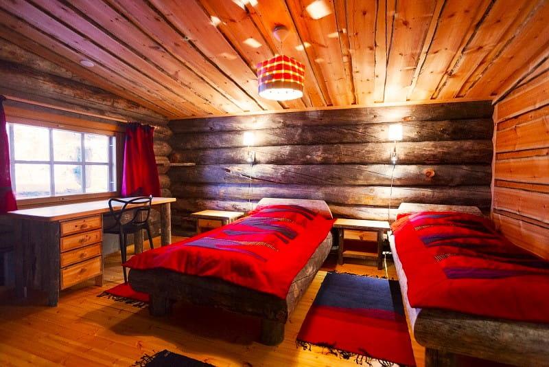 اتاق های چوبی اقامتگاه قطبی کاکسلاتانن، منبع: kakslauttanen