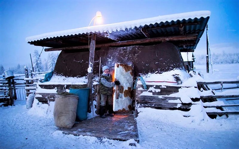 خانه‌ای بومی در اویمیاکن روسیه