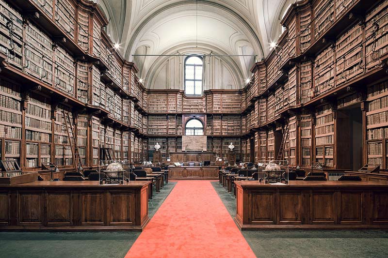 کتابخانه زیبایی در رم؛  منبع و عکاس: Thibaud Poirier 