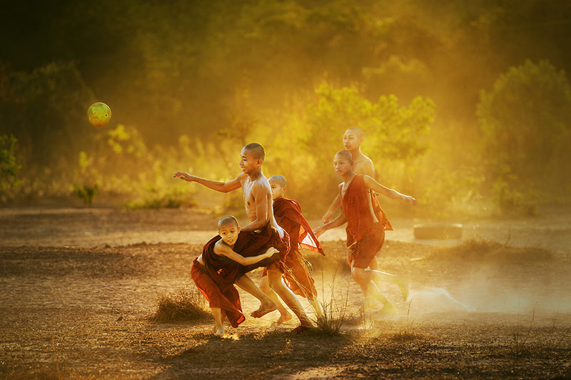 کودکان اهل میانمار در حال بازی 