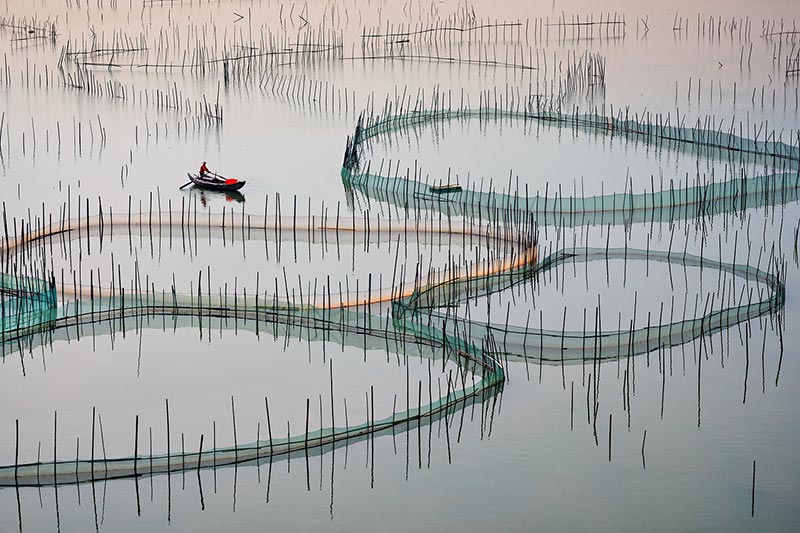 دریاچه علامت گذاری شده برای ماهیگیری