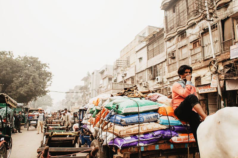 یک گاری حمل بار در هند