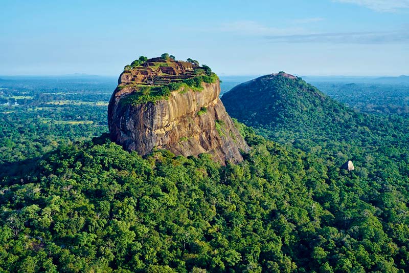 سیگیریا (Sigiriya)، یک قلعه تاریخی متعلق به ۱۵۰۰ سال پیش در سریلانکا