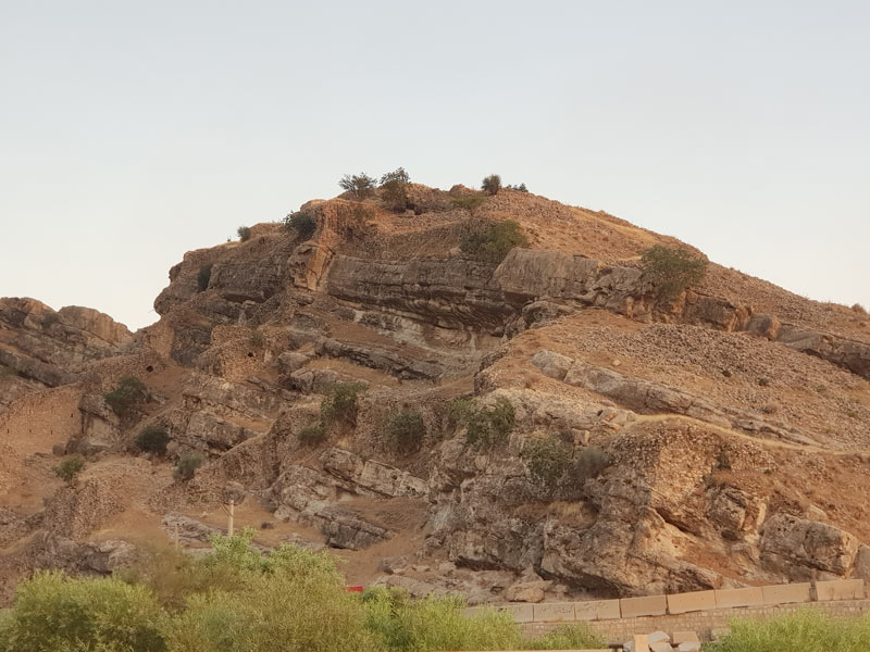 قلعه دختر در تنگ چوگان؛ منبع عکس: گوگل مپ؛ عکاس: مهدی